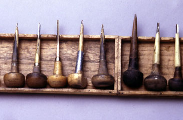 gouges and gravers